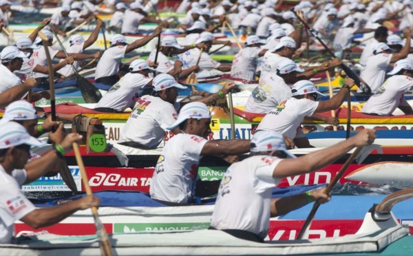 Suivre la course Hawaiki Nui Va'a, les médias se mobilisent