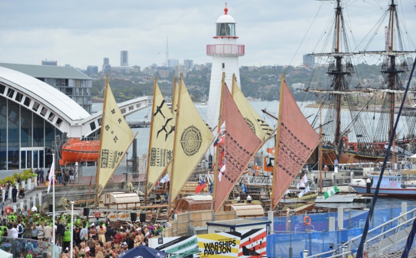 Des pirogues traversent le Pacifique pour alerter le monde sur la menace climatique