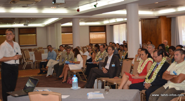 Maladies infectieuses : les virus vont "à la vitesse de l'Internet"