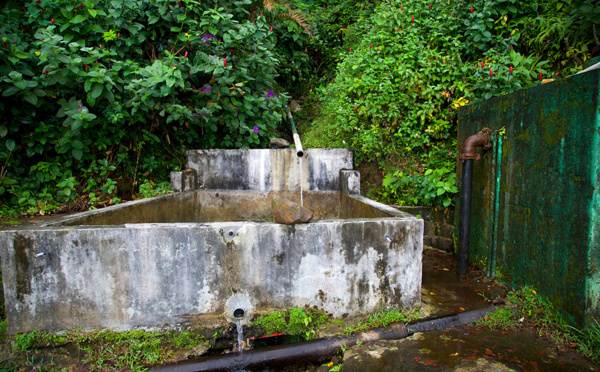 En Guadeloupe, l'Etat reprend la main sur le système de l'eau et entend "accélérer"