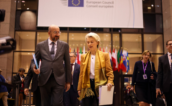 Automobile: l'UE valide la fin des moteurs thermiques en 2035