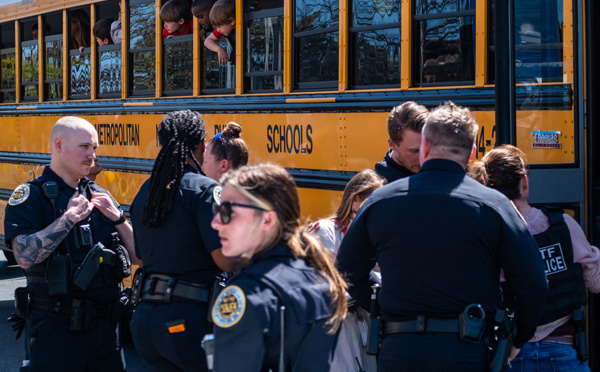 Six morts dont trois enfants lors d'une tuerie dans une école américaine