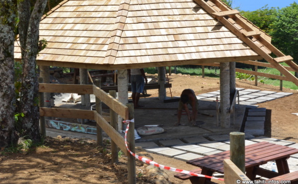 Un nouveau fare pote'e au plateau de Taravao