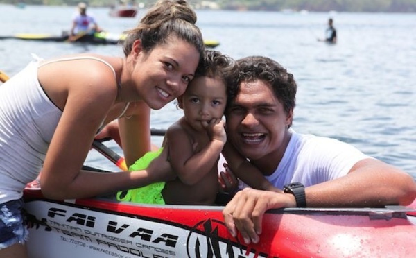 Va’a V1 – Toa No Matavai : Kévin Céran-Jérusalemy, de Shell Va’a, remporte la course.