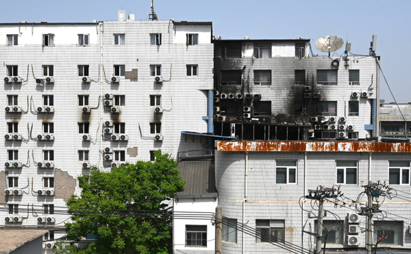 Au moins 29 morts dans l'incendie d'un hôpital à Pékin, le directeur arrêté