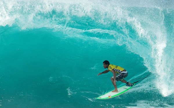 Surf International – Vans World Cup : retour sur l’exploit de Michel Bourez à Hawaii