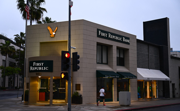 La banque américaine First Republic saisie par les autorités et revendue à JPMorgan