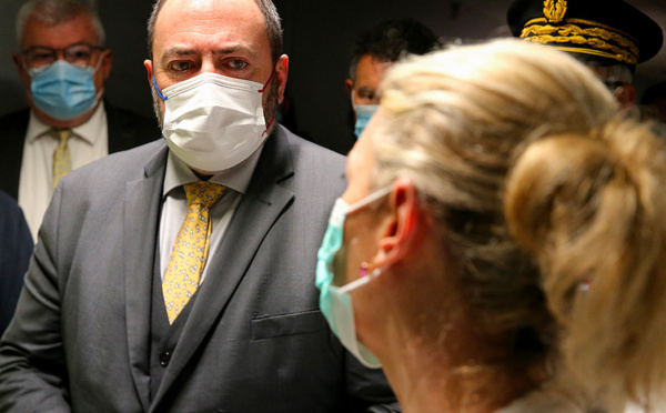 Covid: les soignants non vaccinés réintégrés à partir de mi-mai, annonce le gouvernement