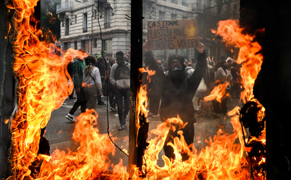 Manifestations: "un nouveau palier a été franchi dans la violence", dénonce Borne