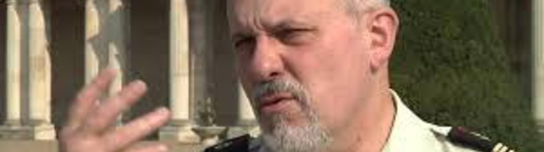 Calédonie: Un colonel assure qu'un gendarme vaut "un policier et demi, voire deux"