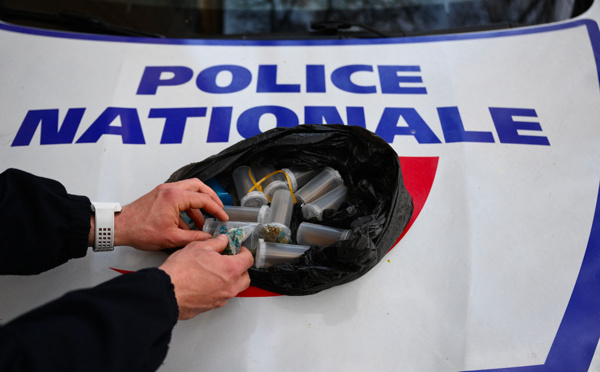 Trois policiers dont deux des "stups" mis en examen dans un dossier de blanchiment