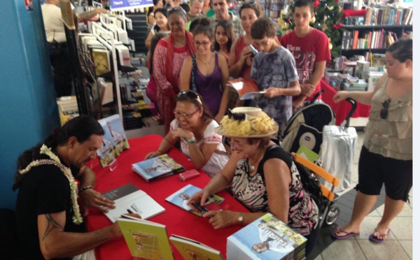 Grand succès pour les dédicaces de Teheiura