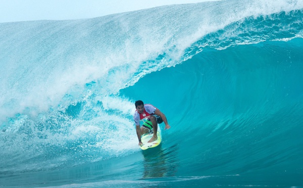 Surf International – Billabong Pipe Masters : Michel Bourez, 5ème au championnat du monde 2014, Gabriel Medina empoche le titre. MAJ
