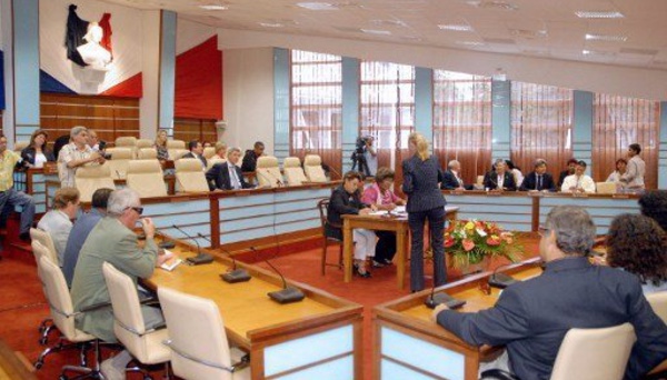 Nouvelle-Calédonie : élection d'un nouveau gouvernement dans l'incapacité de gouverner