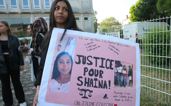 Shaïna, poignardée et brûlée vive à 15 ans: son ex-petit ami devant la justice pour assassinat