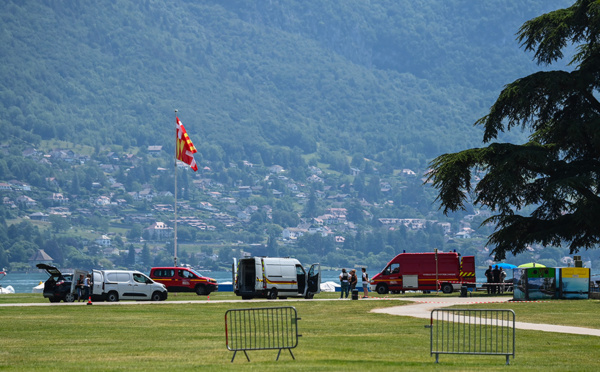 Choc à Annecy: cinq blessés, dont quatre enfants en bas âge, dans une attaque au couteau