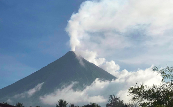 Les Philippines en alerte pour activité volcanique "dangereuse"