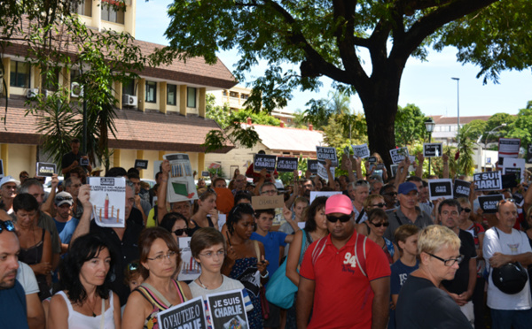 Recueillement et communion au rassemblement pour Charlie
