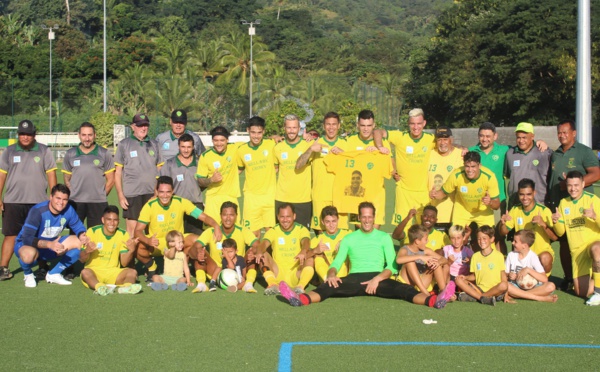 Tefana fête son titre en écrasant Dragon