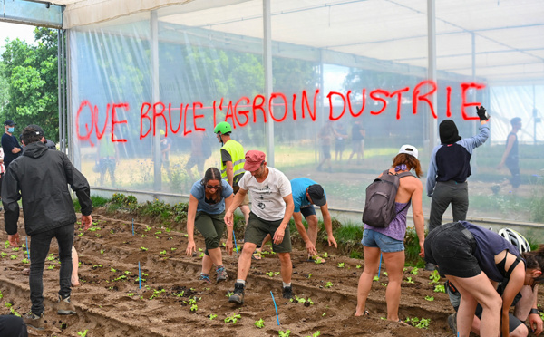 Darmanin annonce la dissolution des Soulèvements de la terre mercredi en Conseil des ministres
