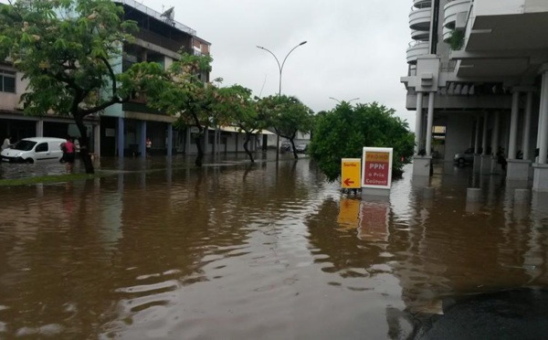 [MàJ : PHOTOS] Fortes pluies et inondations à Papeete