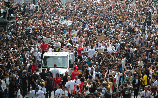 Troisième soirée de violences en France après la mort de Nahel, plus de 400 interpellations