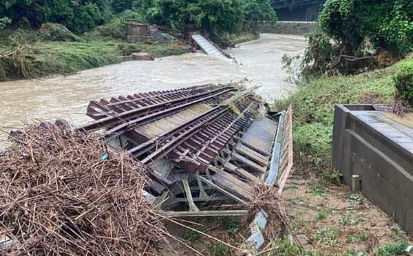 Un mort et un disparu au Japon dans des pluies torrentielles
