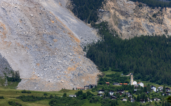 Les habitants du village suisse épargné de justesse par un éboulement peuvent rentrer