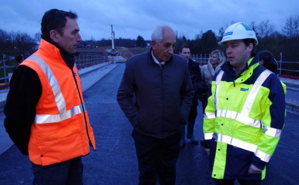 Transports collectifs : Albert Solia visite un site d’Egis à Guyancourt