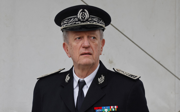 Détention d'un policier: indignation et colère après les propos du patron de la police, l'exécutif tempère