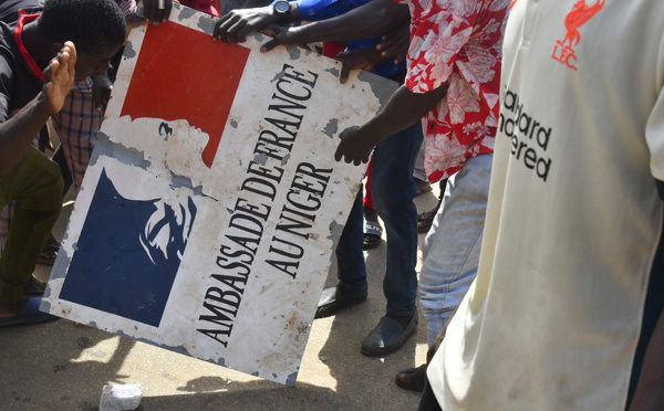 Putsch au Niger: la junte accuse Paris de vouloir "intervenir militairement"
