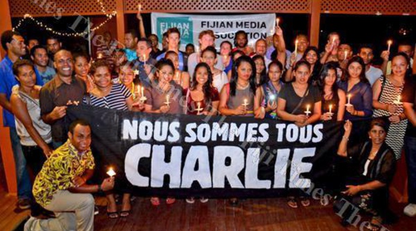 Les médias fidjiens organisent une veillée « Charlie »