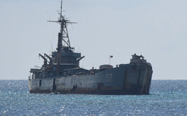 La Chine exige des Philippines le retrait d'un navire d'un atoll disputé