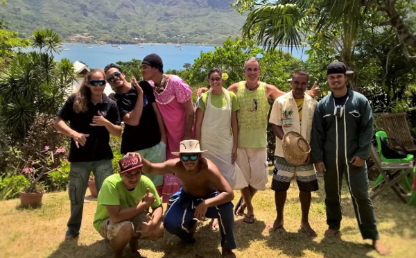 Huit élèves marquisiens de terminale sur scène