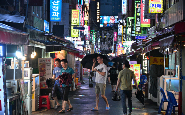 Tempête Khanun en Corée du Sud: 10.000 personnes évacuées, vols annulés par centaines