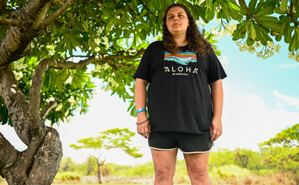 "L'océan m'a sauvé la vie": à Hawaï, une habitante raconte les incendies