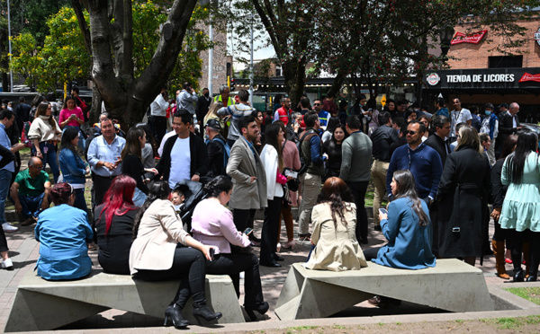 Un fort séisme d'une magnitude de 6,1 secoue Bogota