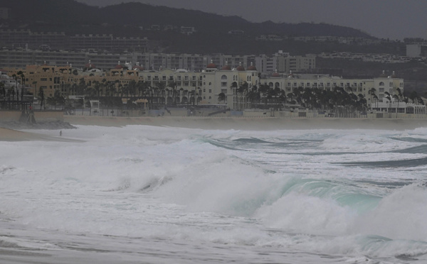 L'ouragan Hilary fait au moins un mort en Basse Californie au Mexique, en route vers les Etats-Unis