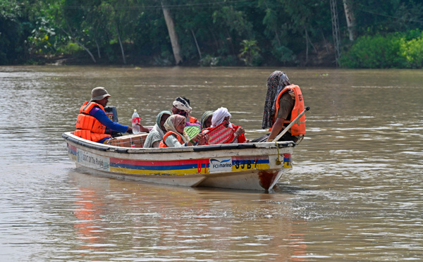 Environ 100.000 personnes évacuées après des inondations dans l'Est du Pakistan