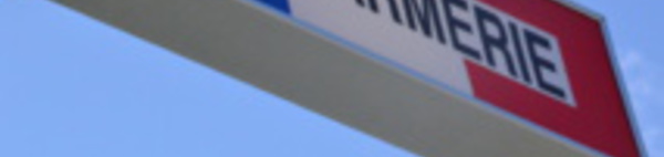 Ils se battent à coups de hache et de barre de fer