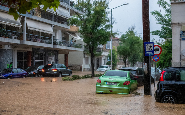 Grèce: après les incendies, des pluies torrentielles font un mort
