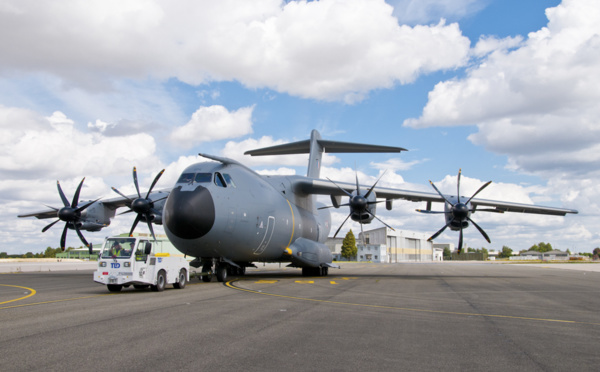 Escale technique à Tahiti de l’avion de transport militaire A400M.