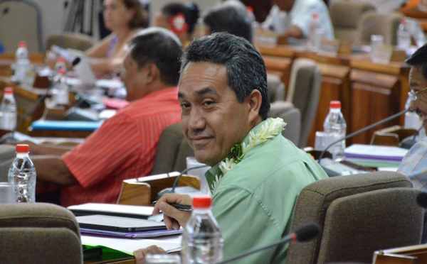 Session extraordinaire : Marcel Tuihani fait un discours politique au nom du Tahoera'a
