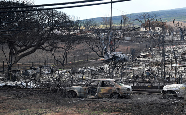 Le bilan humain des incendies à Hawaï révisé à la baisse