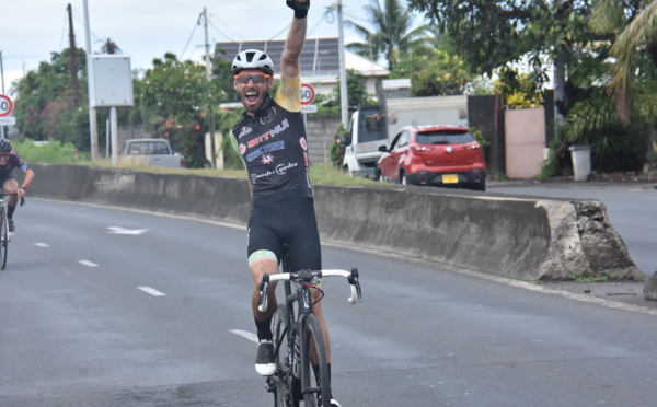 Olivier Leroy vainqueur à Punaauia premier maillot jaune du Tour Tahiti Nui