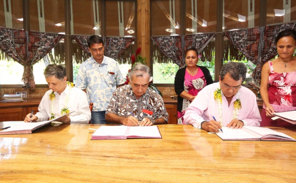 Signature de convention pour le relogement des habitants de Hotuarea