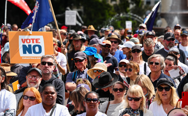 Des Australiens manifestent contre la réforme sur le droit des Aborigènes