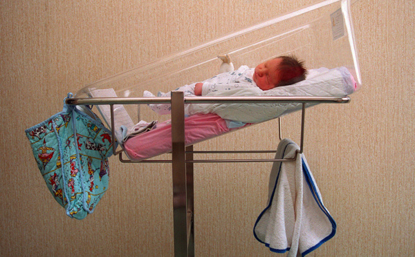 La natalité française accentue encore son décrochage depuis le début 2023