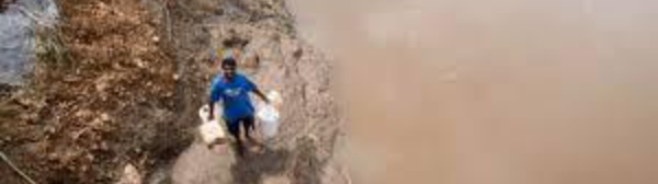 Vanuatu: l'aide arrive, mais des îles restent coupées du monde