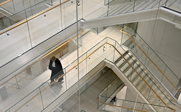 Un juge de l'asile destitué pour manque d'"impartialité"